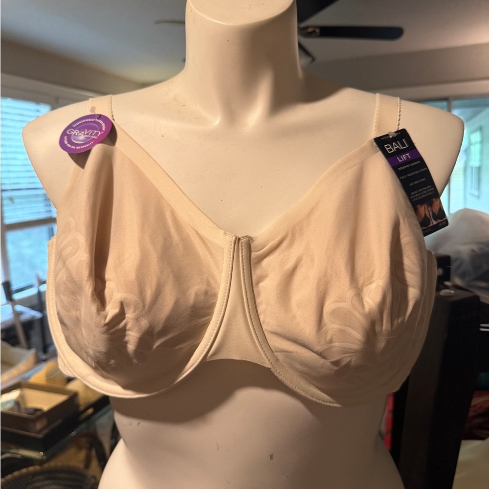 Bali Nude/Beige Full Coverage Lift Underwire Bra NWT 38F (38DDD)